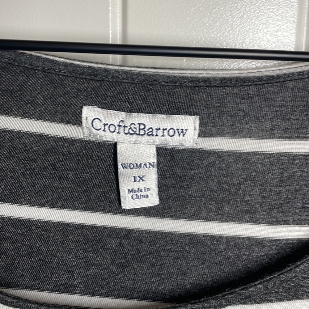 Croft & Barrow Striped Cold Shoulder blouse 3/4 sleeve NWOT - Picture 3 of 8